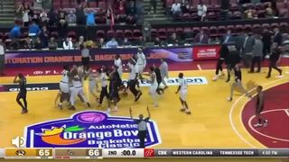 DeAndre Gholston for Mizzou wins it at the buzzer!