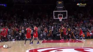 Ayo Dosunmu gets the putback to win for the Bulls!