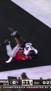 Adonai Mitchell catches the football with one hand for Georgia!