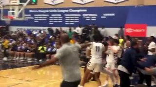 Bronny James makes an incredible dunk